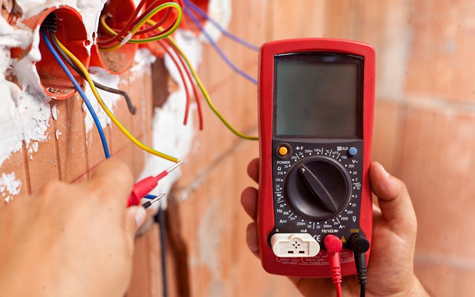 tarif horaire électricien Paris 8