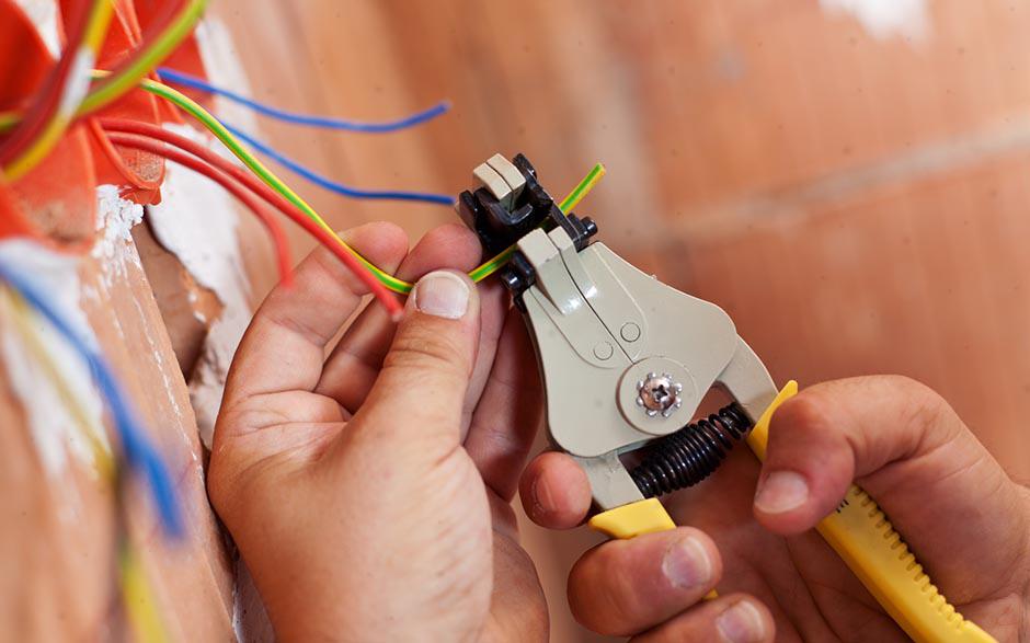 cherche électricien pas cher Domont